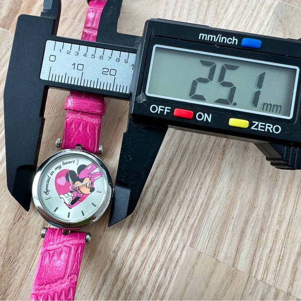 SII Seiko Disney Minnie Mouse pink heart watch NEW BATTERY